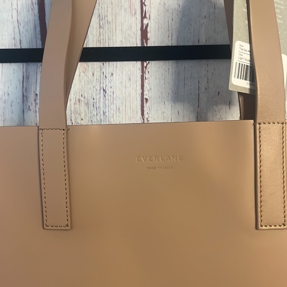 SOLD- NWT Everlane the Day Market Tote in light Taupe - Picture 6 of 12